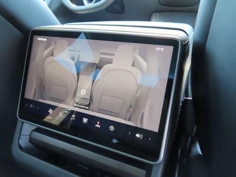 Used 2025 Tesla Model 3 Long Range RWD image 29