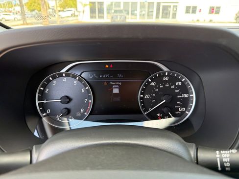 Certified 2025 Nissan Frontier SV image 11