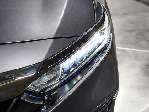 Used 2018 Honda Accord Sport image 7