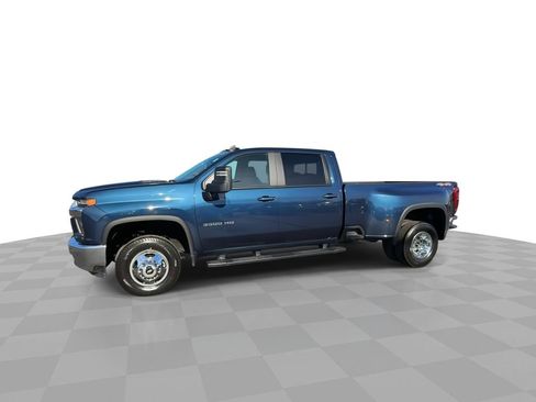 Certified 2022 Chevrolet Silverado 3500 LT w/ Convenience Package image 5