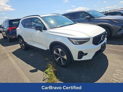 Used 2023 Volvo XC40 B4 Ultimate FWD image 1