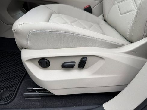 New 2026 Volkswagen Atlas SE image 11