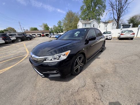 Used 2017 Honda Accord Sport image 32