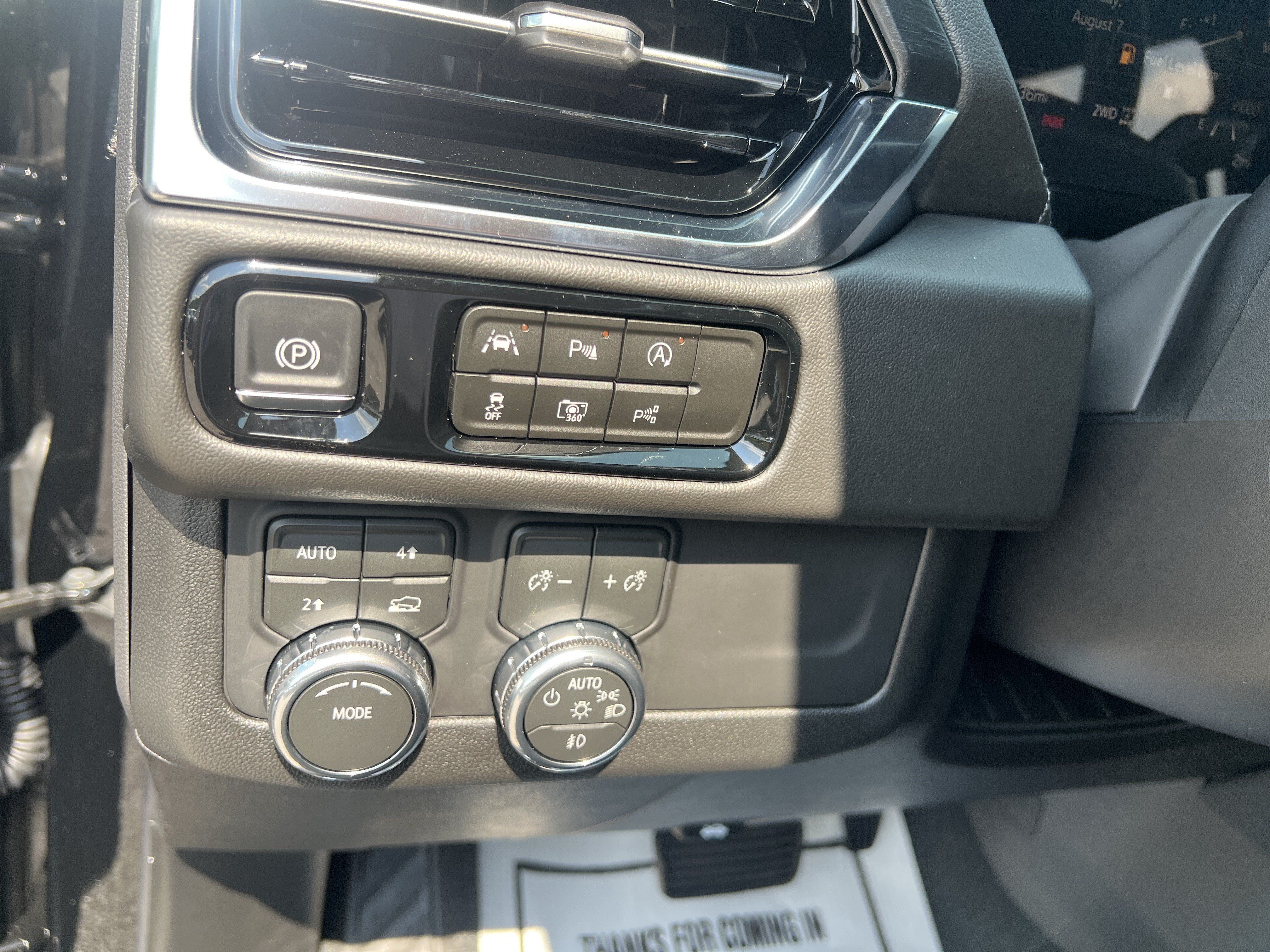 New 2026 GMC Yukon XL Denali AWD/4WD image 10
