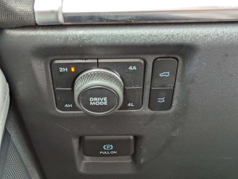 Used 2025 Ford Expedition Platinum AWD/4WD image 30