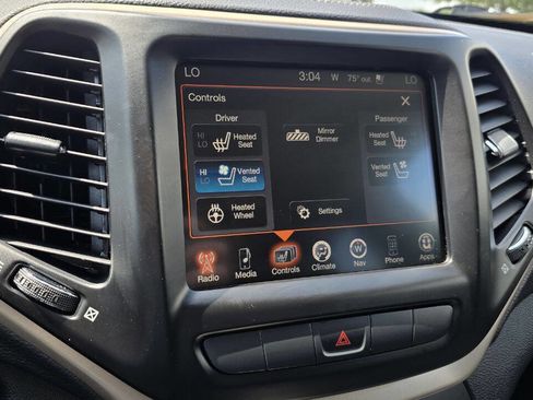 Used 2014 Jeep Cherokee Limited w/ Luxury Group image 18