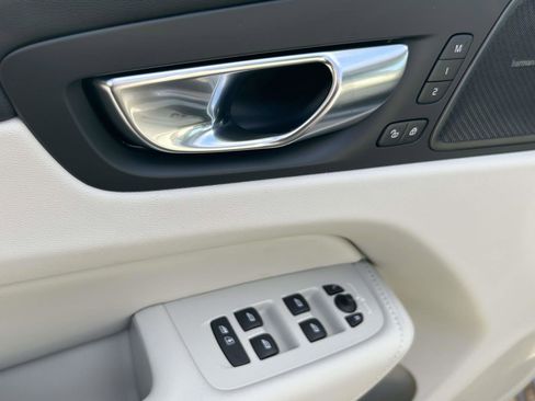 New 2026 Volvo XC60 T8 Ultra w/ Protection Package Premier AWD/4WD image 20