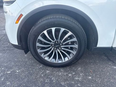 Certified 2023 Lincoln Aviator Reserve w/ Elements Package Plus image 31