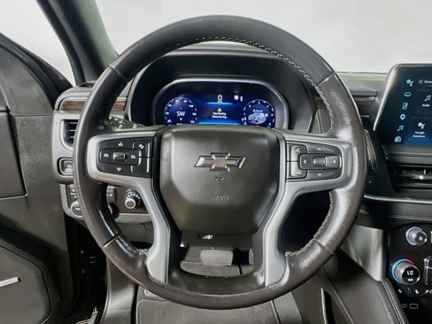 Used 2022 Chevrolet Suburban Z71 AWD/4WD image 17