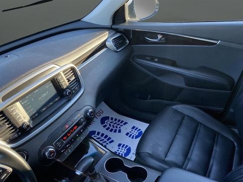 Used 2020 Kia Sorento EX image 24