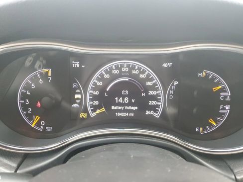 Used 2017 Jeep Grand Cherokee Limited image 13