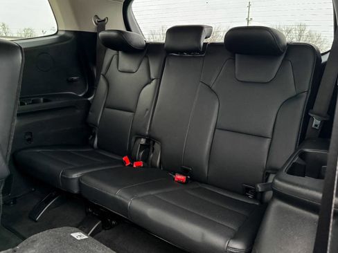 Used 2023 Kia Telluride S image 19
