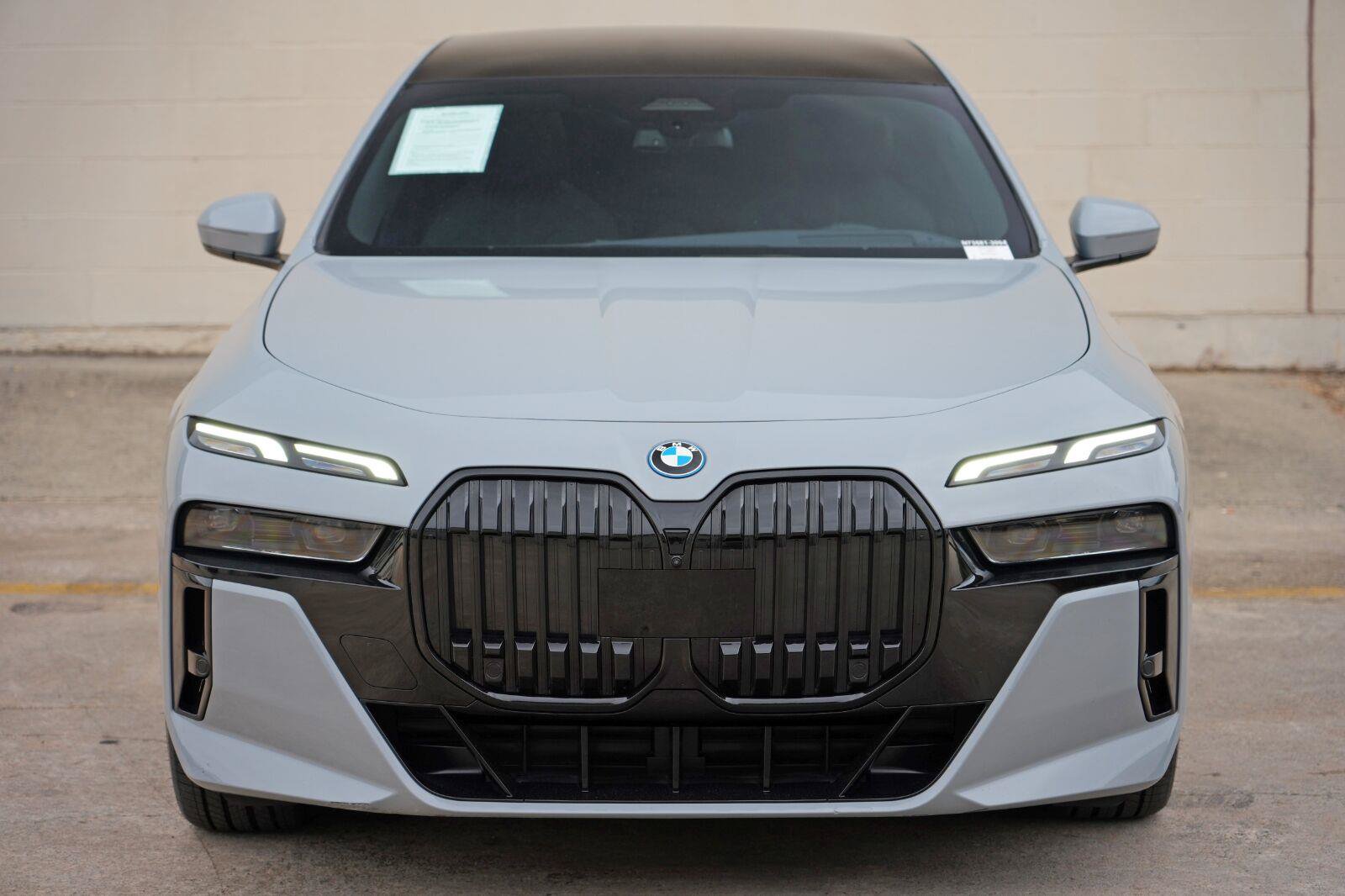 Used 2023 BMW i7 xDrive60 w/ Parking Assistance Package AWD/4WD image 59