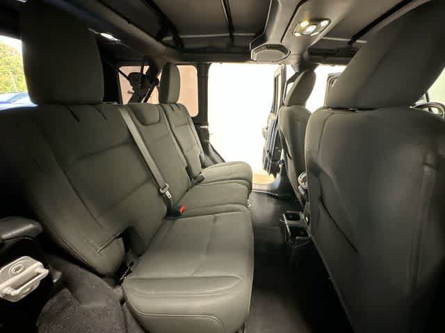 Used 2019 Jeep Wrangler Unlimited Sahara AWD/4WD image 26