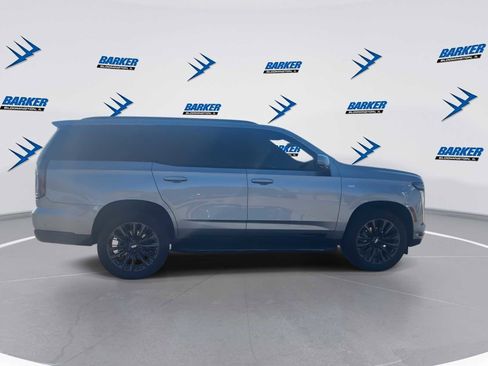 Used 2025 Cadillac Escalade Sport w/ LPO, ONYX Package image 9