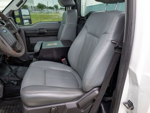 Used 2011 Ford F550 4x4 Regular Cab Super Duty w/ Payload Upgrade Pkg image 10