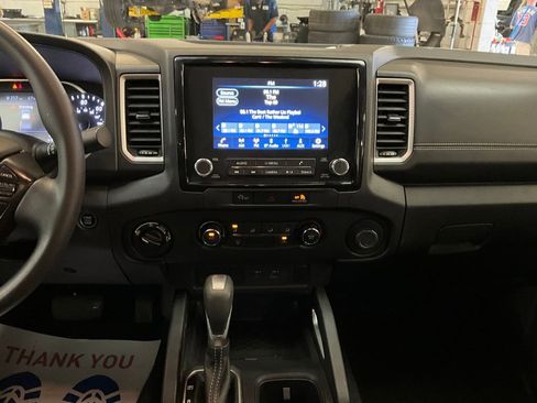 Used 2023 Nissan Frontier SV image 9