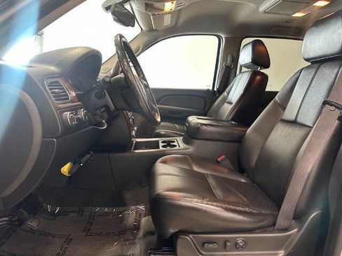 Used 2007 Chevrolet Suburban 2500 LT w/ LT Preferred Equipment Group image 16