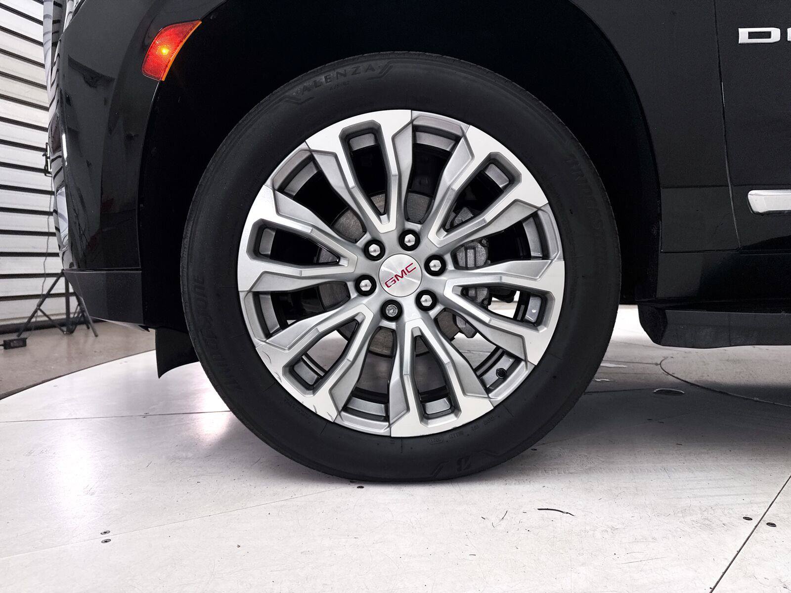Used 2021 GMC Yukon Denali AWD/4WD image 20