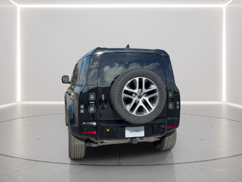 New 2026 Land Rover Defender 110 X-Dynamic SE AWD/4WD image 2