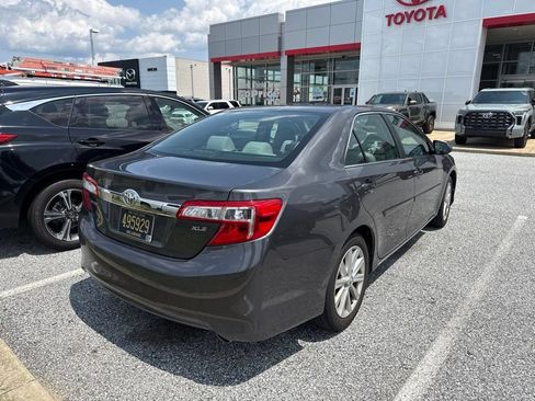 Used 2013 Toyota Camry XLE w/ Leather Pkg FWD image 6
