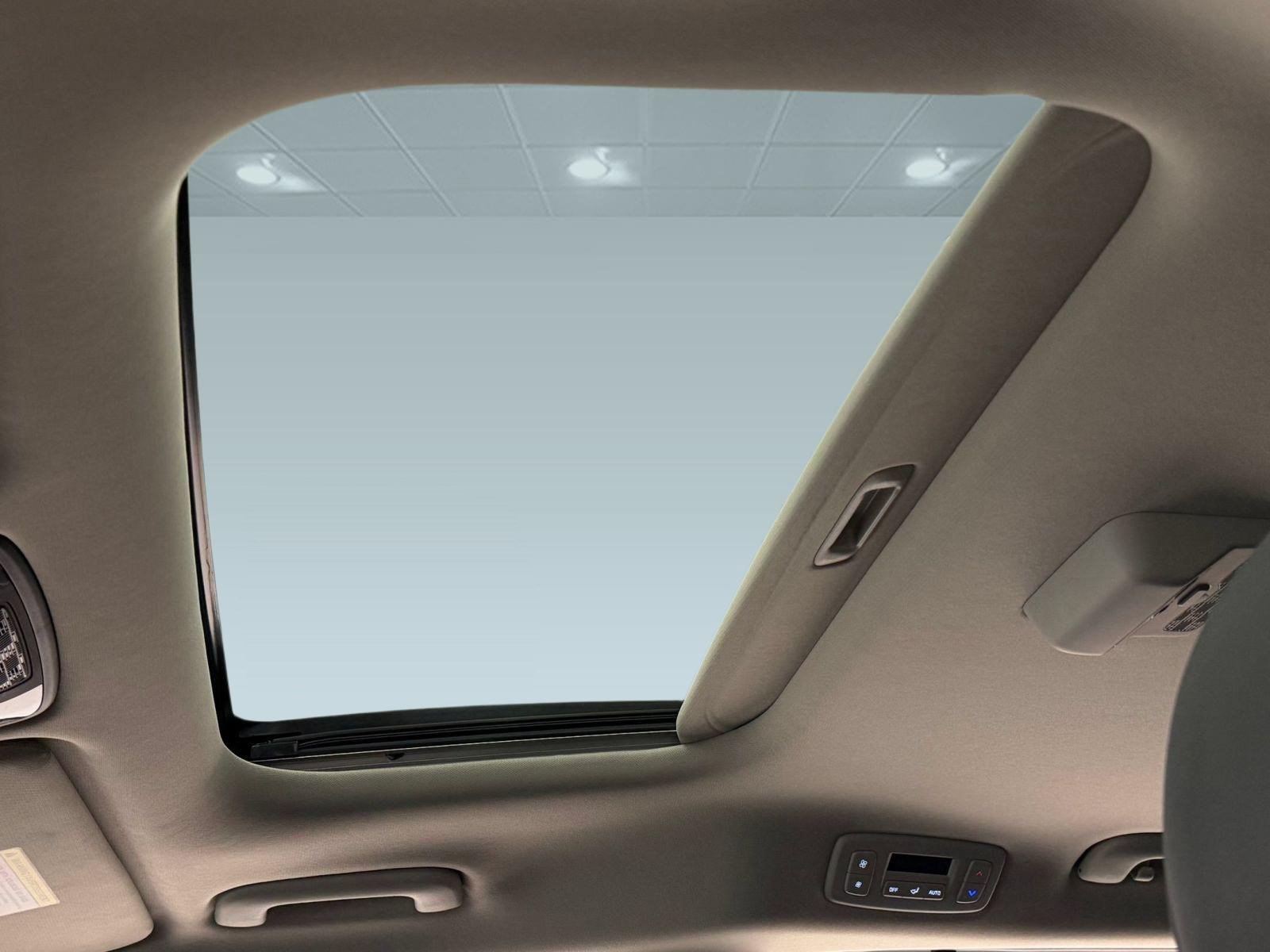 Used 2025 Kia Carnival SX Prestige FWD image 30