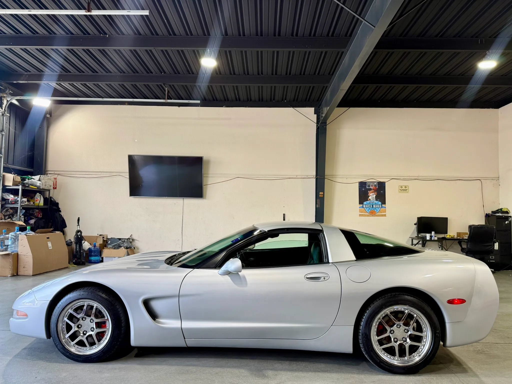 Used 1998 Chevrolet Corvette Coupe RWD image 7