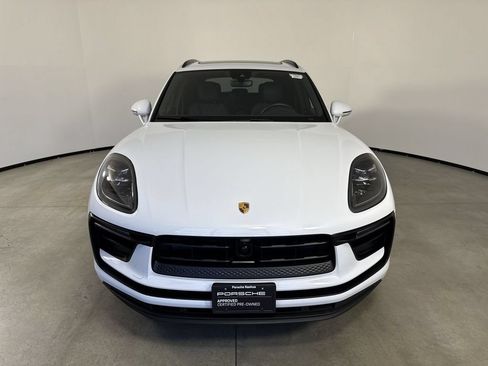 Certified 2024 Porsche Macan AWD/4WD image 10