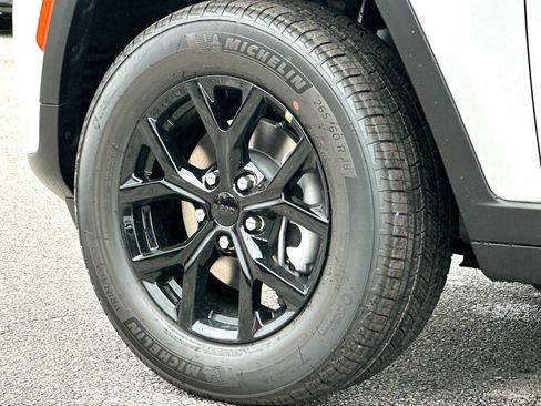 New 2026 Jeep Grand Cherokee Altitude RWD image 11