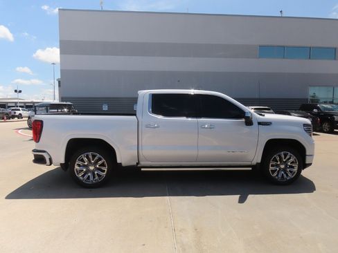 Used 2024 GMC Sierra 1500 Denali w/ Denali Reserve Package AWD/4WD image 10