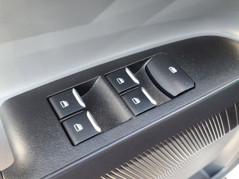 Used 2025 Ford Maverick XL w/ Equipment Group 101A image 11