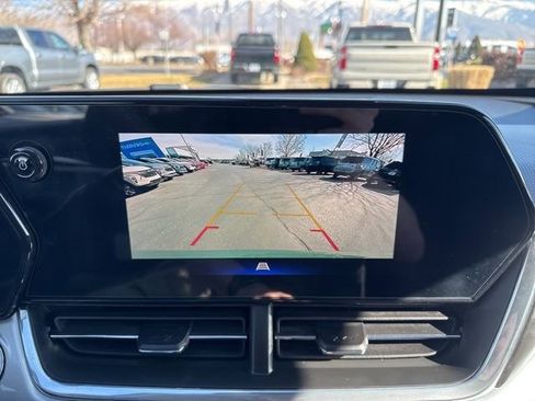 Used 2025 Chevrolet Trax LT image 23