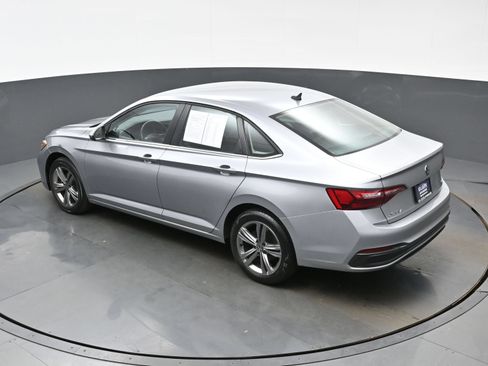 Used 2022 Volkswagen Jetta SE FWD image 35