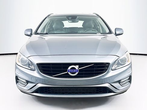 Used 2018 Volvo V60 T5 Dynamic AWD/4WD image 2