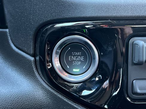 New 2026 GMC Sierra 1500 SLT image 21