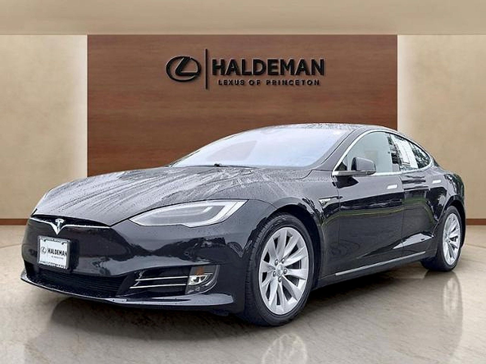 Used 2016 Tesla Model S RWD image 3