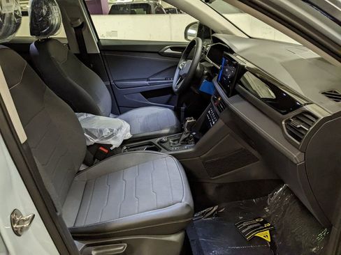 New 2026 Volkswagen Taos SE image 22
