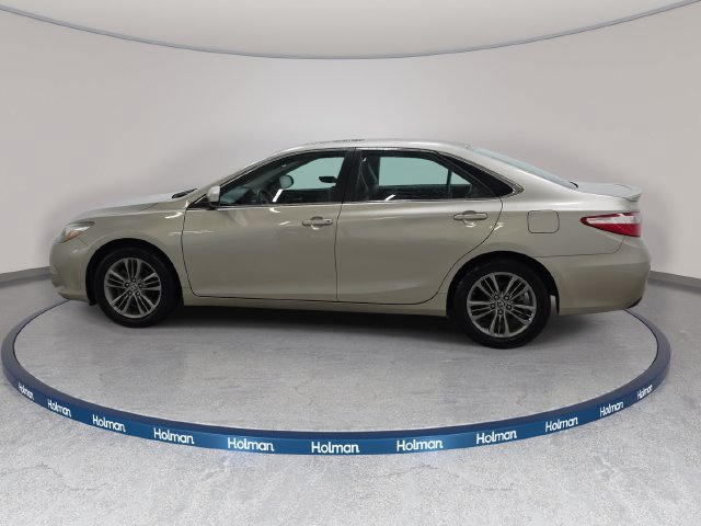 Used 2016 Toyota Camry SE w/ Moonroof Package FWD image 9