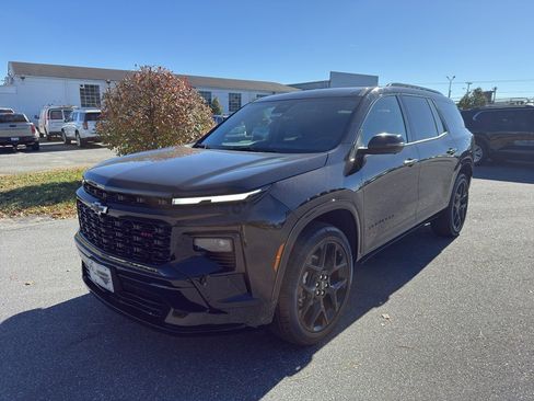 New 2026 Chevrolet Traverse RS image 2