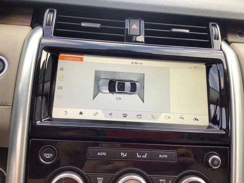 Used 2018 Land Rover Discovery HSE AWD/4WD image 26