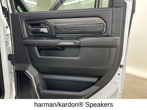 Used 2025 RAM 2500 Limited AWD/4WD image 24