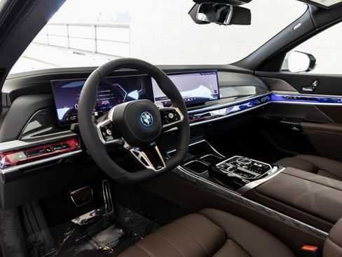 New 2026 BMW 750e xDrive image 17
