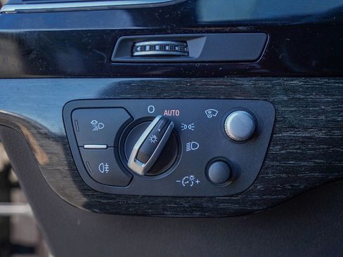 Used 2019 Audi Q7 3.0T Prestige w/ Prestige Package image 21