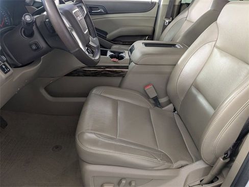 Used 2019 GMC Yukon SLT w/ Premium Edition image 12
