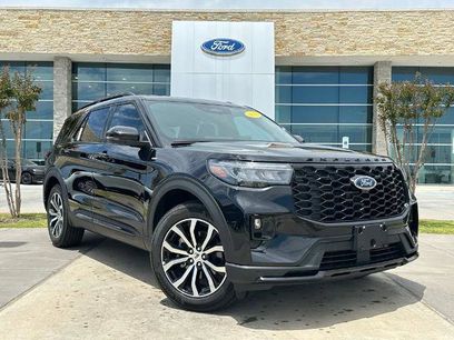 New 2025 Ford Explorer ST-Line w/ Premium Package