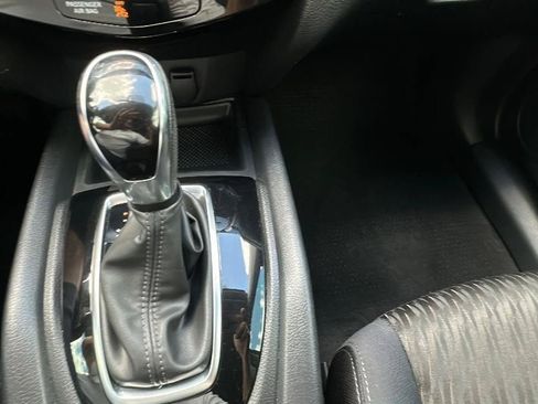Used 2017 Nissan Rogue SV w/ Midnight Edition FWD image 37