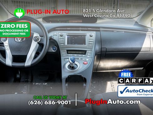 Used 2015 Toyota Prius Two w/ Preferred Accessory Package FWD image 13