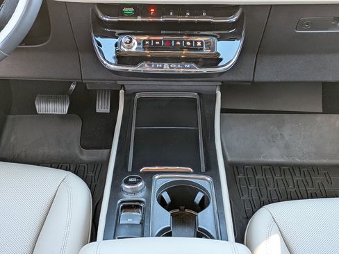 Used 2025 Lincoln Corsair FWD w/ Equipment Group 101A image 21