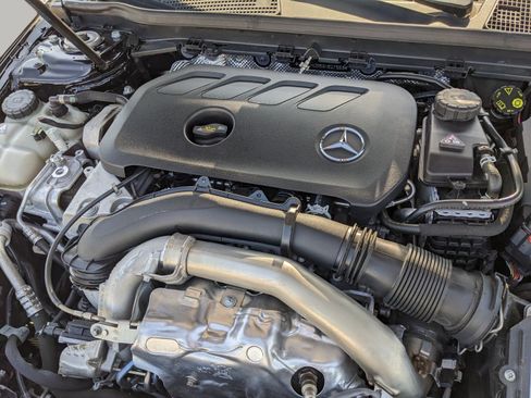 Used 2025 Mercedes-Benz CLA 250 image 10