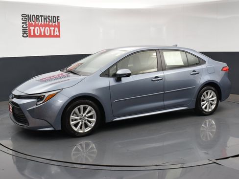 Used 2025 Toyota Corolla LE w/ LE Premium Package image 8